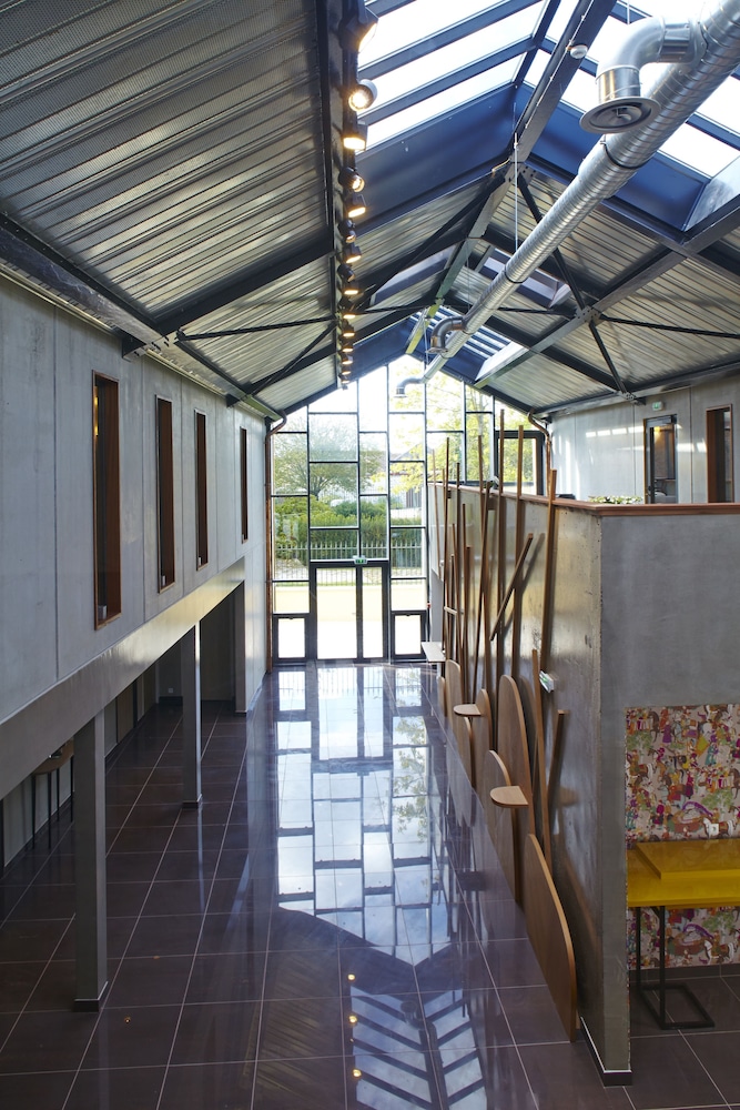 swimming pool spa