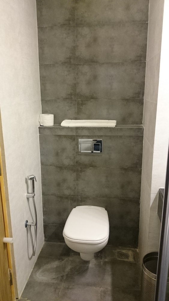 Mango Hotels Naveen 20/21