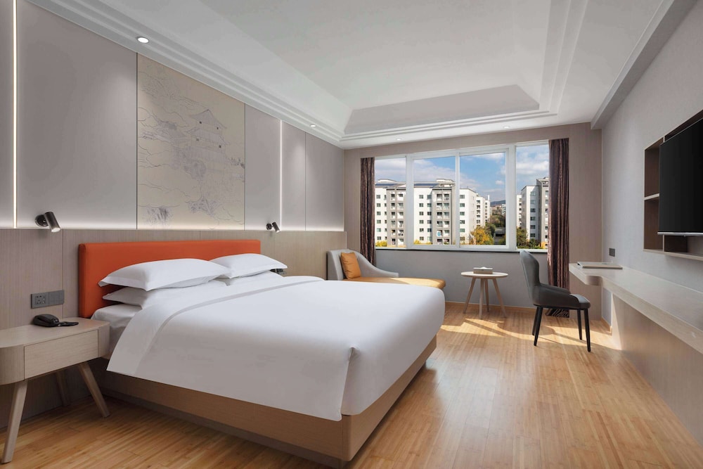 Days Inn by Wyndham Kunming Airport Economic Zone 10/24