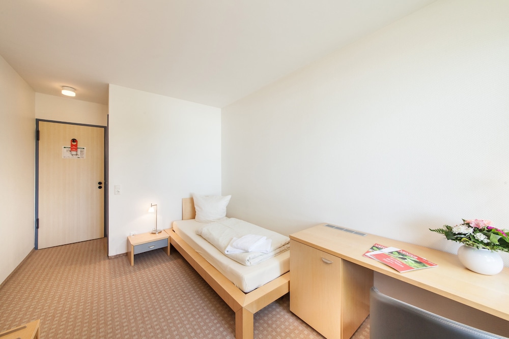 Akademiehotel Kiel 24/83