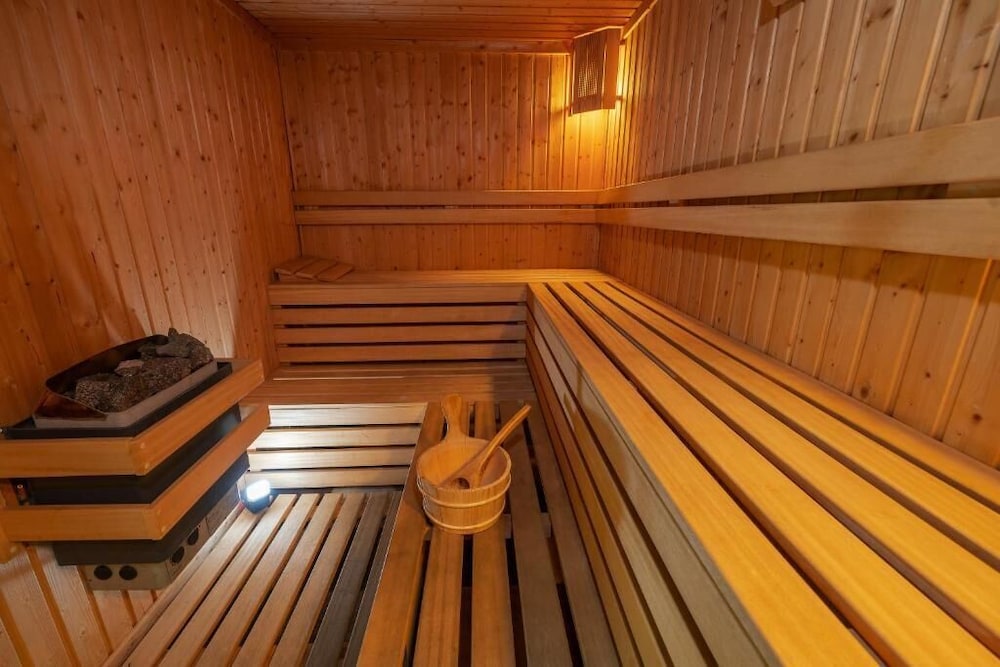 swimming pool spa