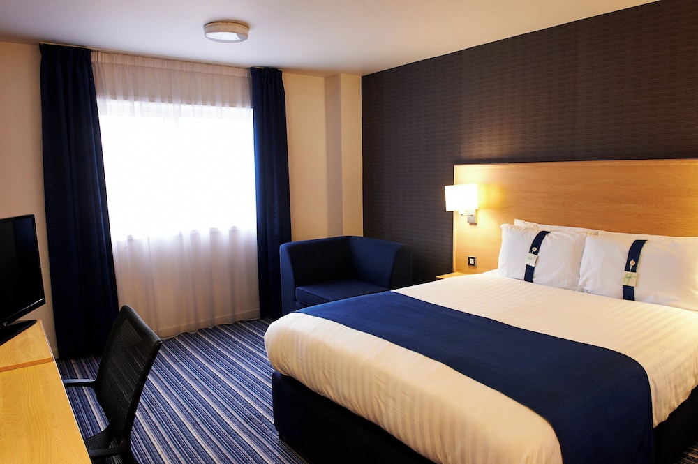Holiday Inn Express Manchester Airport 26/74