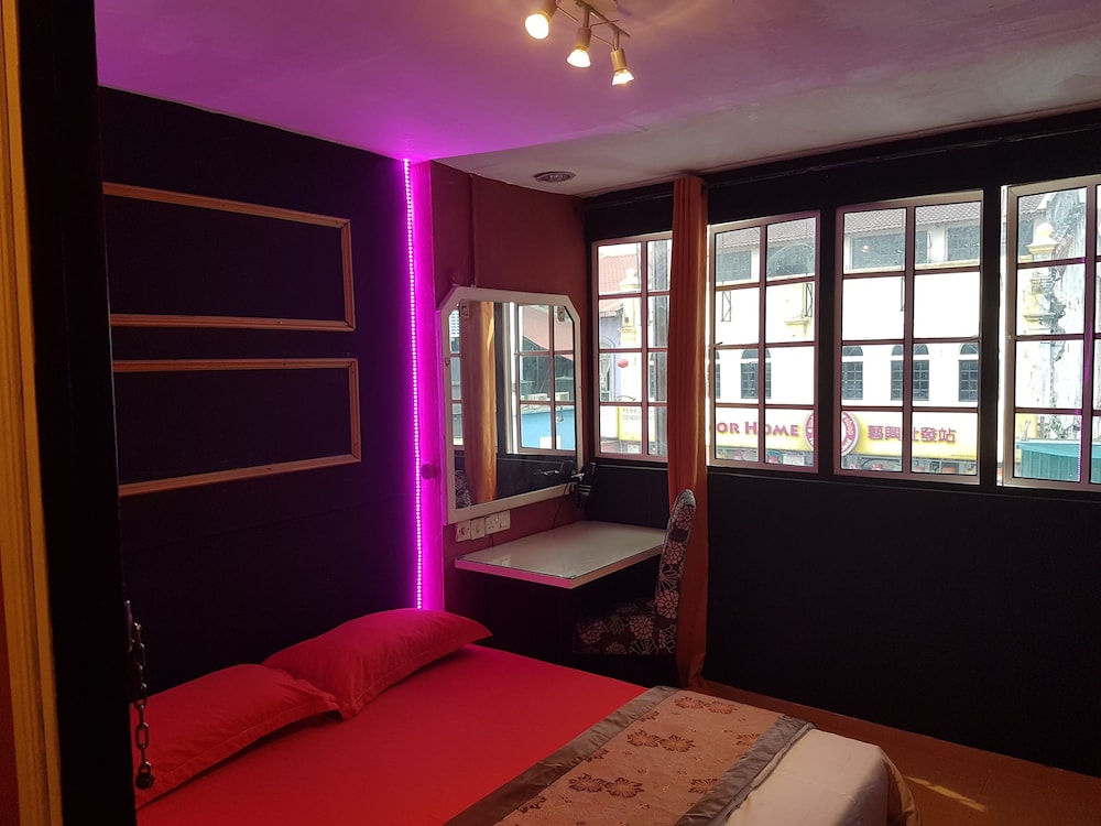 CITY INN HOTEL 32/33
