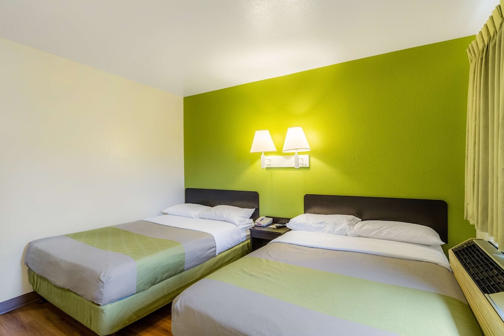 Motel6 Green Bay, WI 17/36