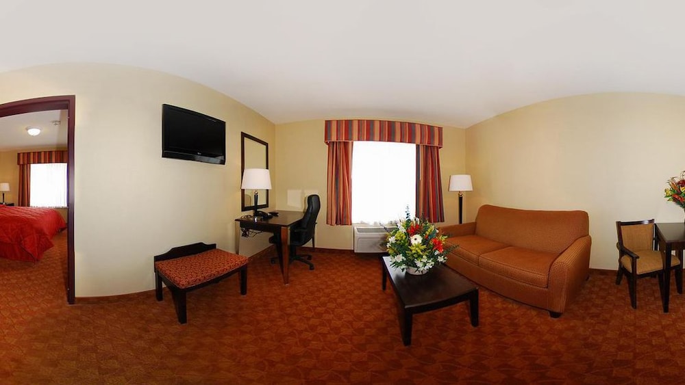 Comfort Inn & Suites Saratoga Springs 18/24