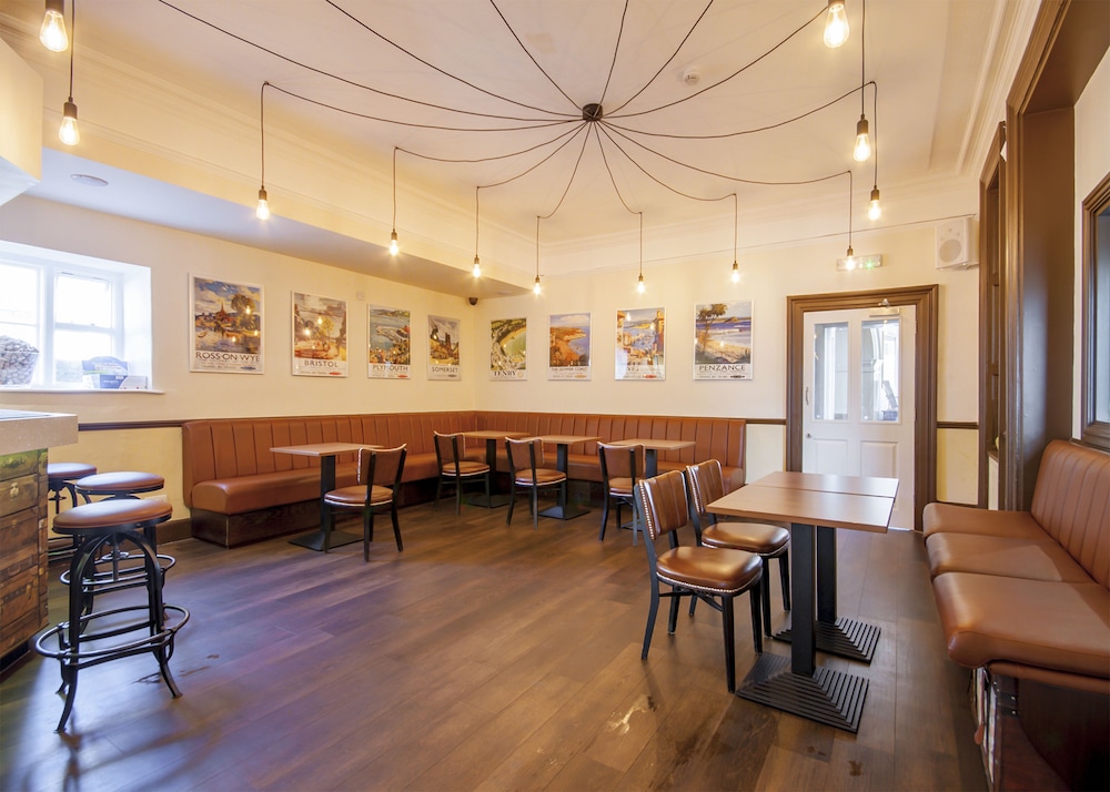 The Highworth Hotel 30/48