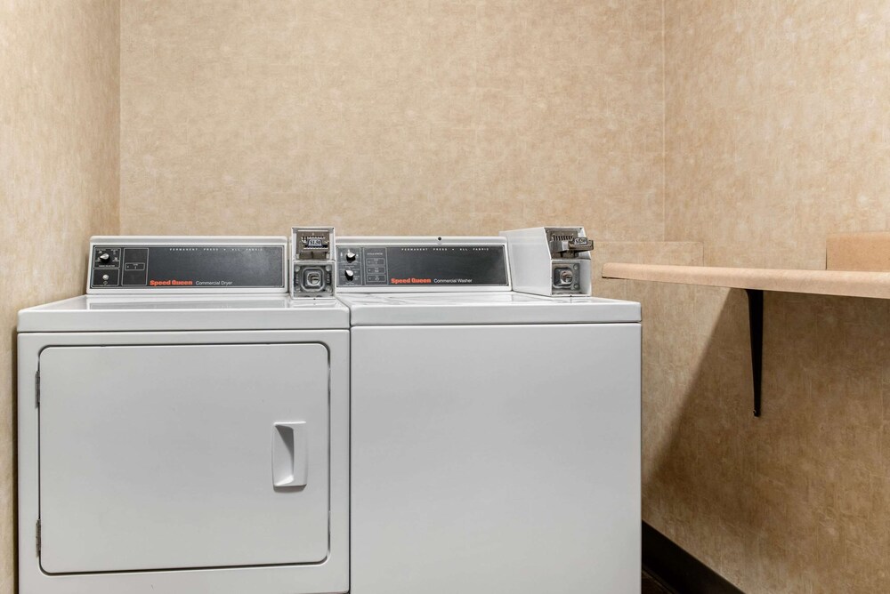 Quality Hotel Conference Center Cincinnati Blue Ash photo4