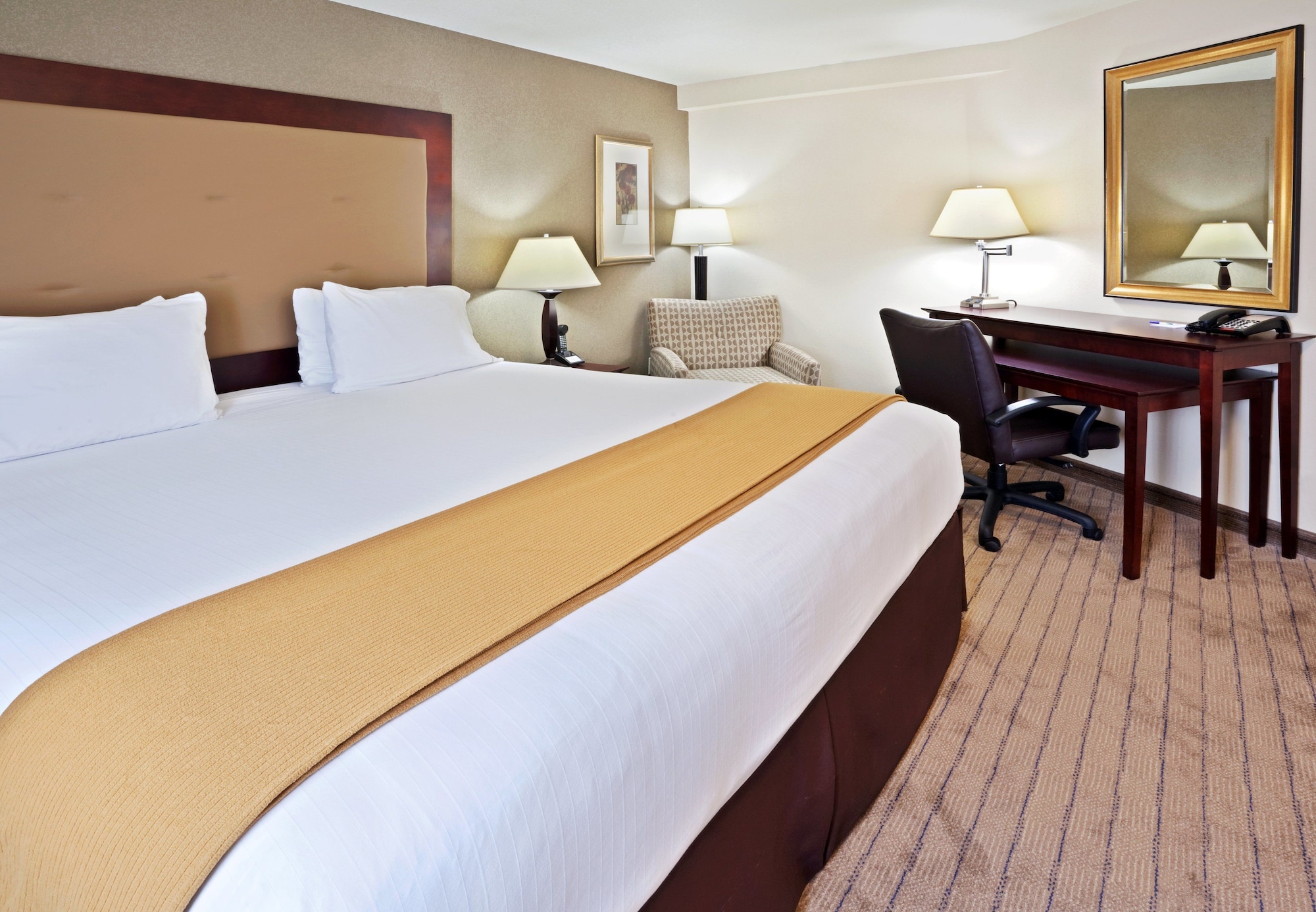 2 Bedrooms, Suite, King and Queen Bed, Sofa