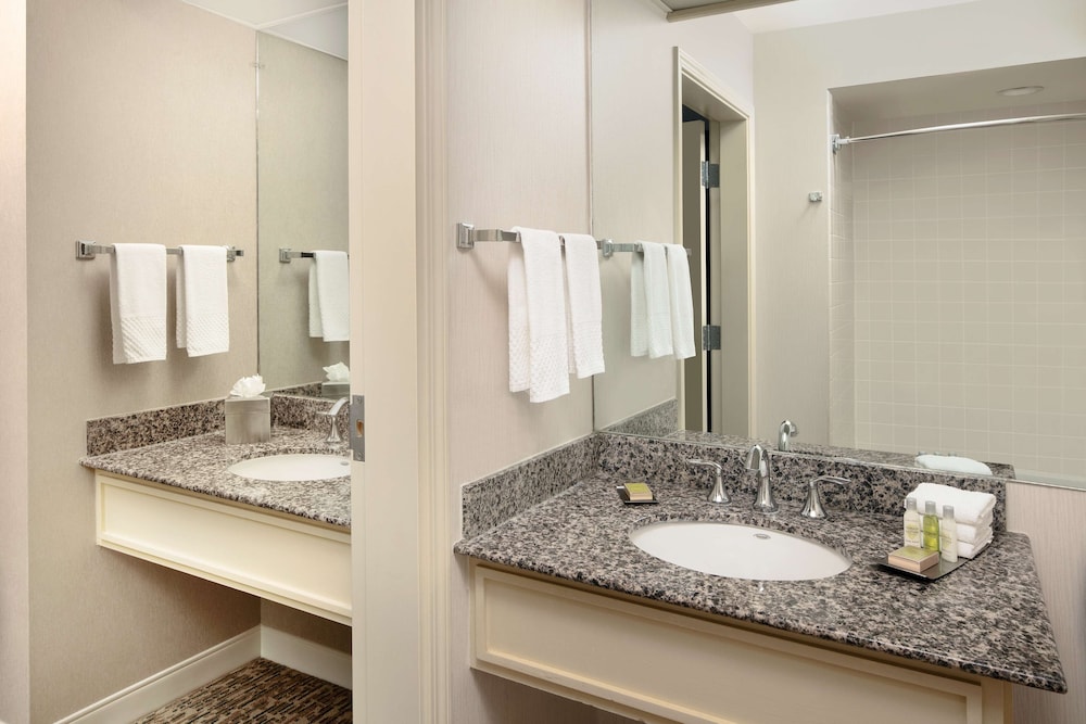 Doubletree By Hilton Sonoma Wine Country 17/63