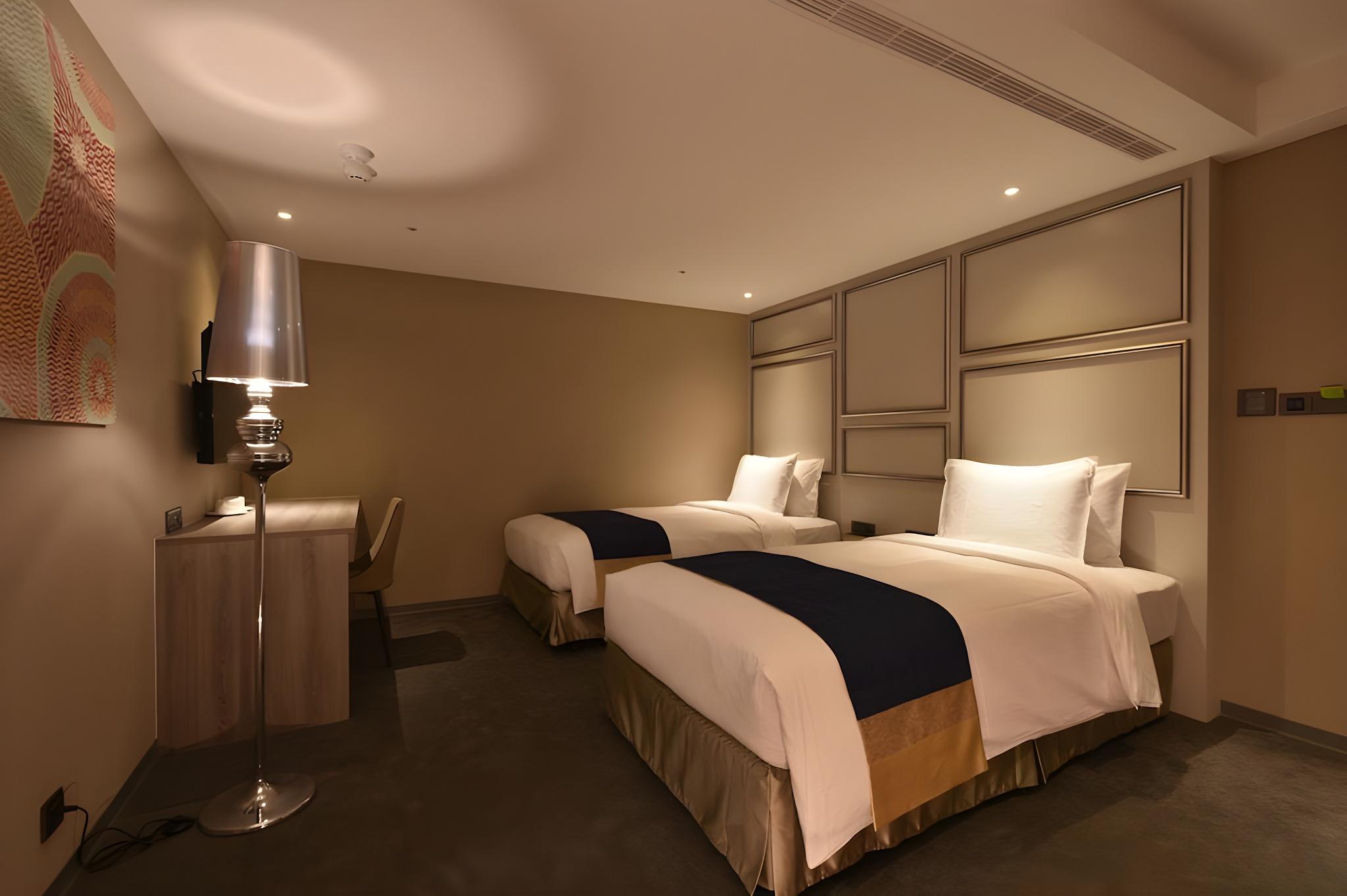 Standard, 2 Double Beds, No Window, Accessible