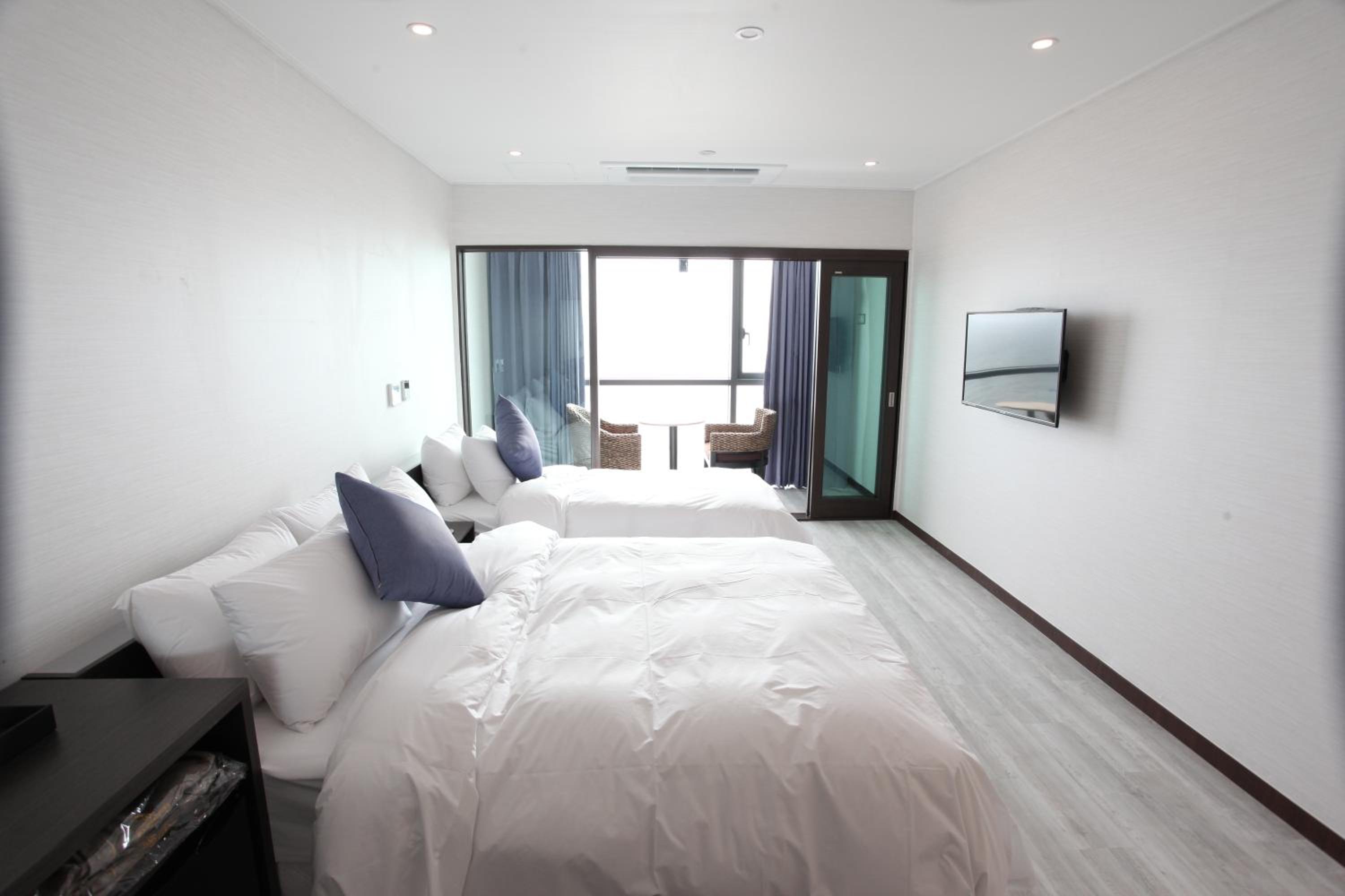 Deluxe, Double or Twin Bed, Sea View