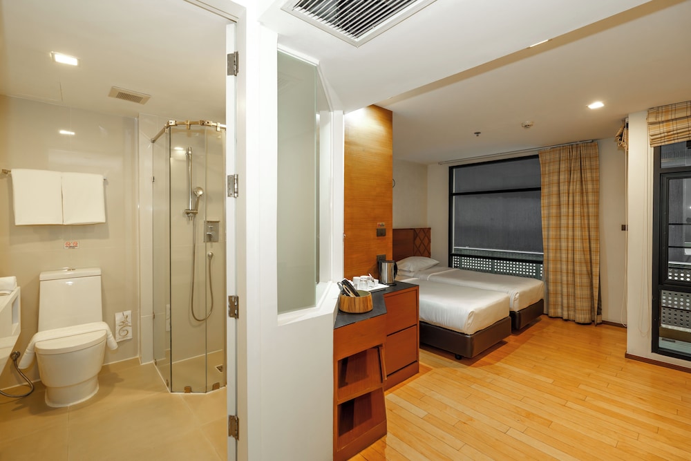 Marvin Suites 50/50
