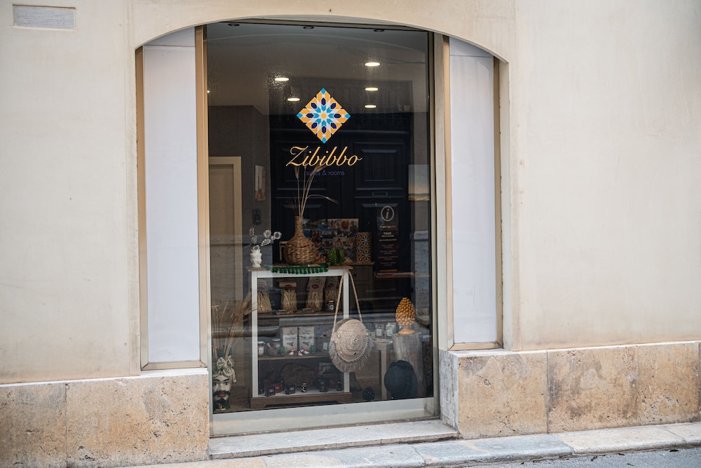ZIBIBBO SUITES & ROOMS 11/76