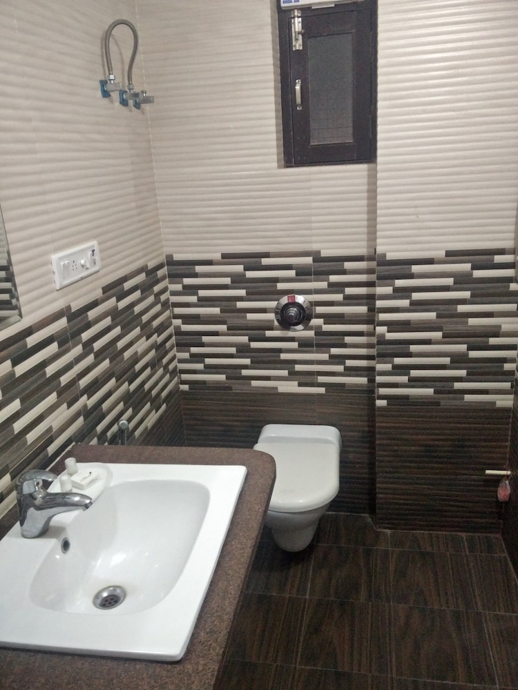 Hotel Radhika Jaisalmer 45/48