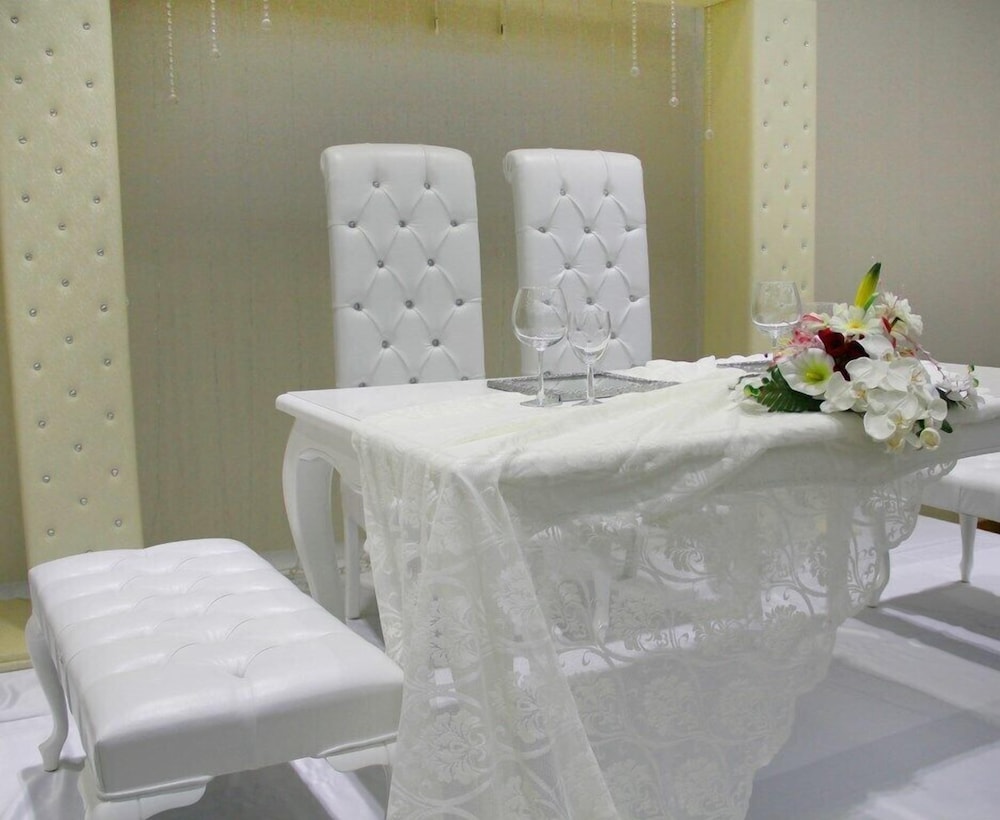 Adanava Hotel 24/50
