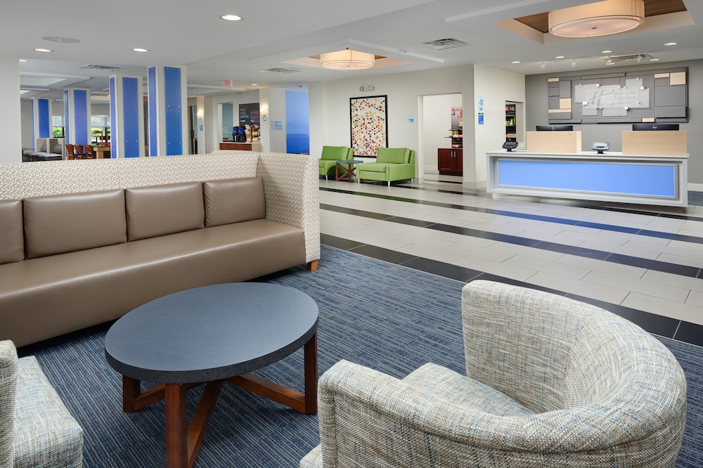 Holiday Inn Express Hotel & Suites Tullahoma 7/47