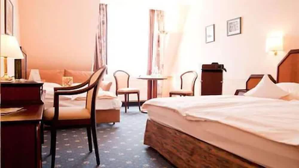 ATLANTIC Hotel Landgut Horn 9/63