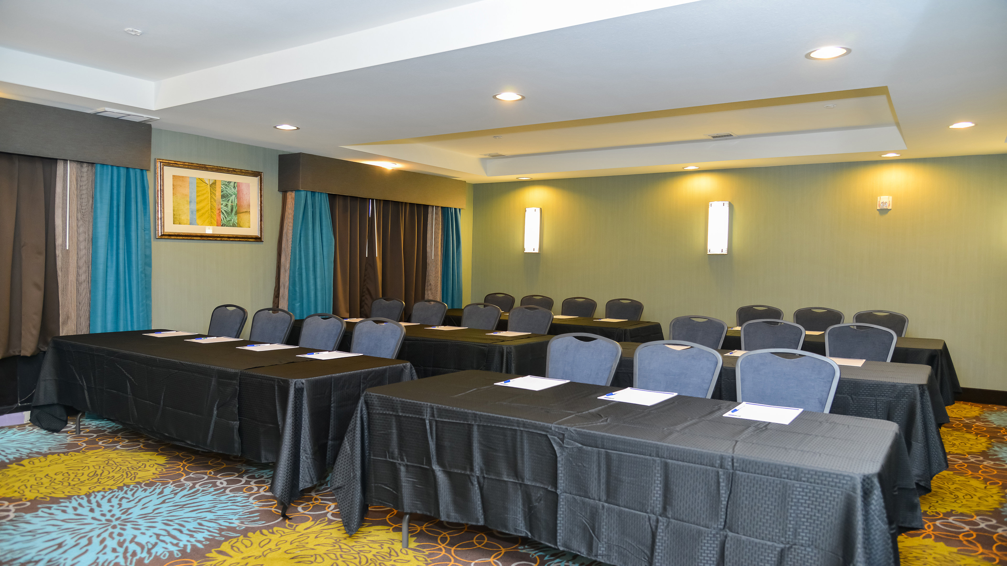 Holiday Inn Express Suites Cuero 46/52