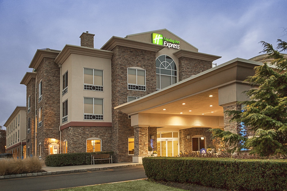 Holiday Inn Expresss And Suites Long Island East End 3/49