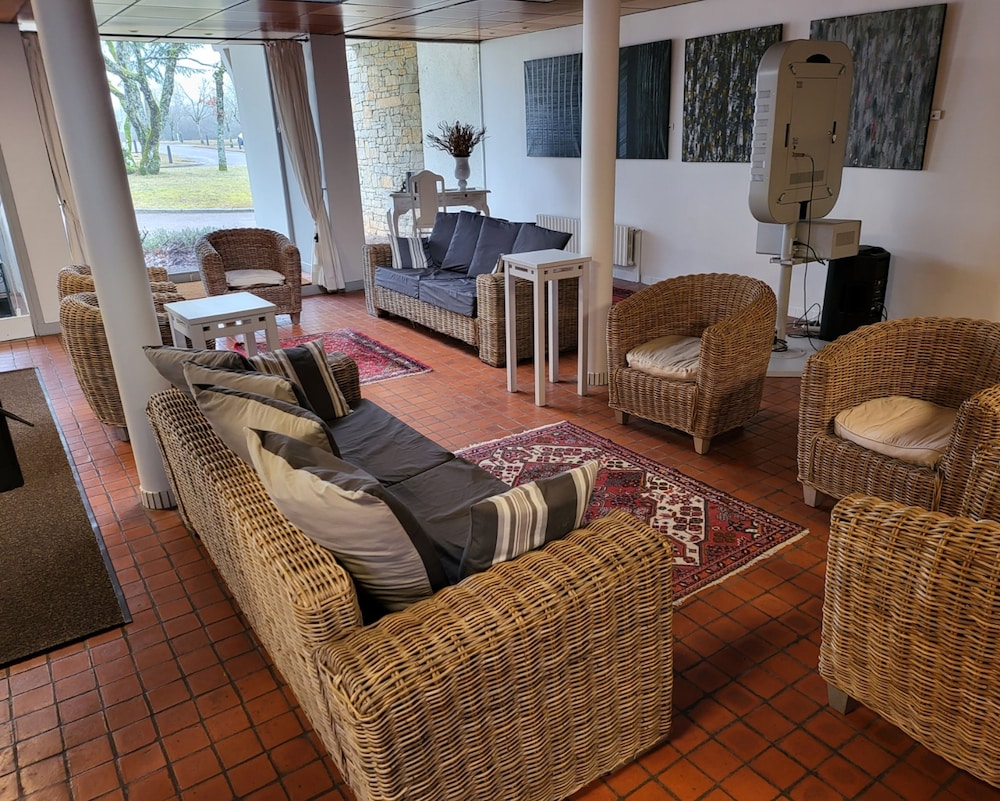 Hotel Causse Comtal 56/84