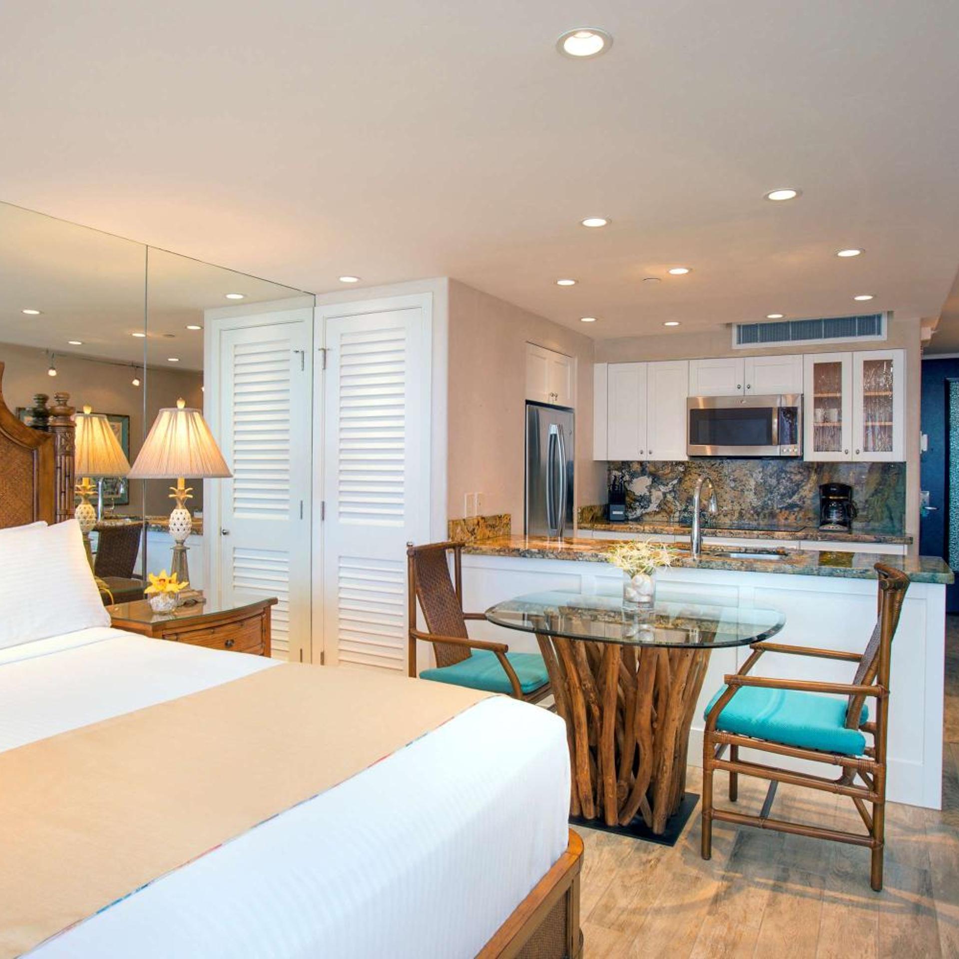 Studio, King Bed, Ocean Front