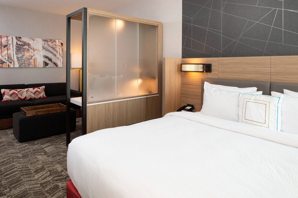 SPRINGHILL SUITES KANSAS CITY NORTHEAST 10/36