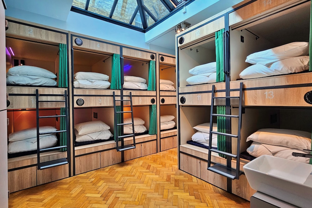 POD, MIXED DORM, 14 BEDS