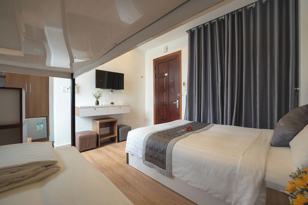غرفة عائلية رباعية بأسرّة بطابقين وسرير كوين بإطلالة على المدينة، Stop And Go Boutique Homestay In Hue 2/7