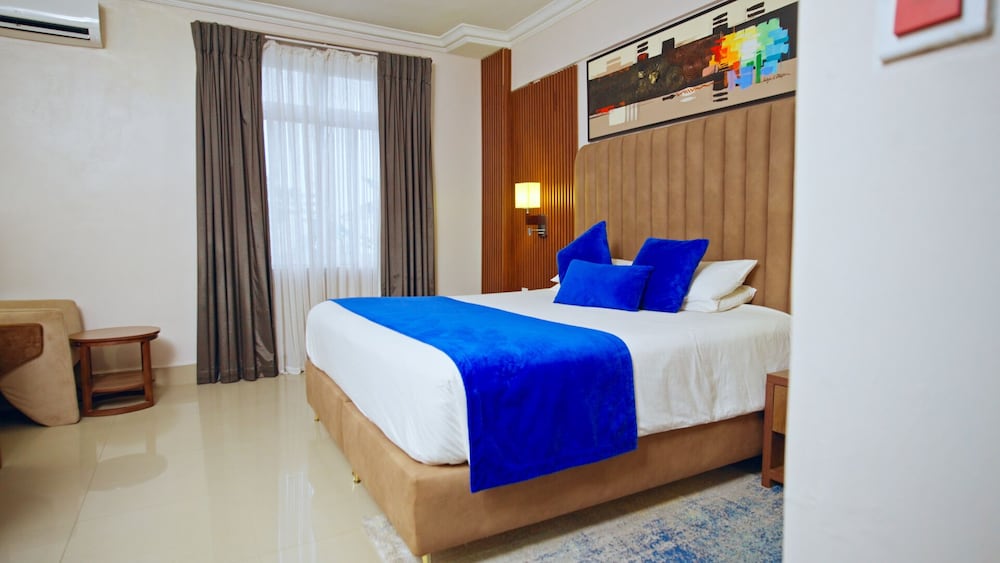 BON HOTEL STRATTON ASOKORO 10/45