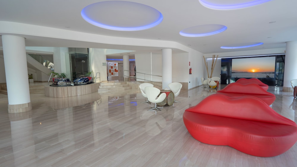 THB Ocean Beach - Adults Only 32/50