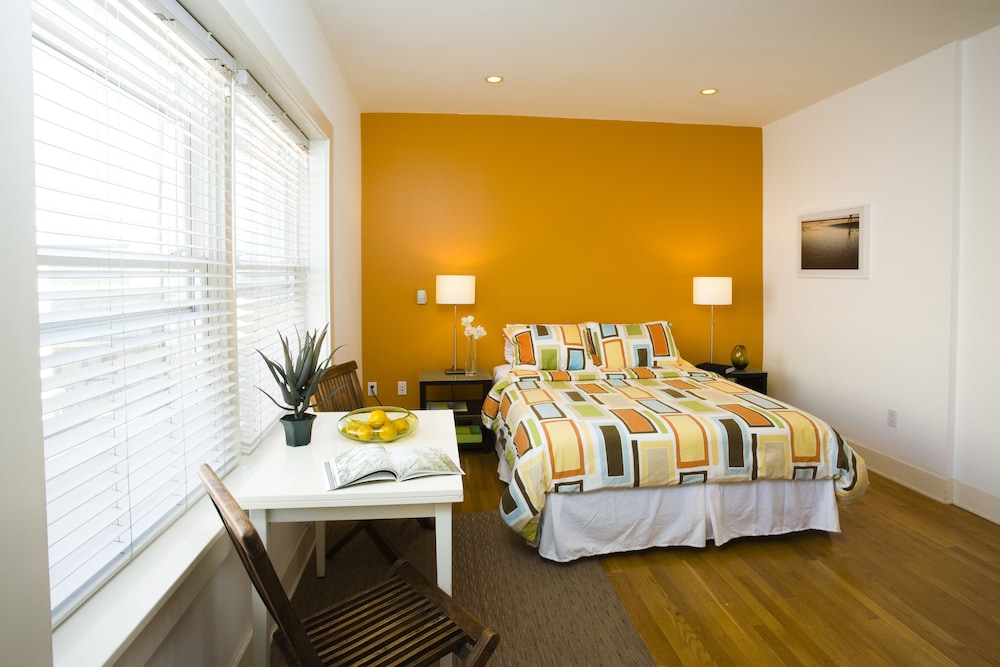 Venice Suites 53/68