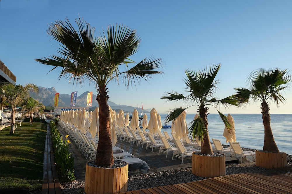 DoubleTree by Hilton Antalya-Kemer All-Inclusive Resort 72/73
