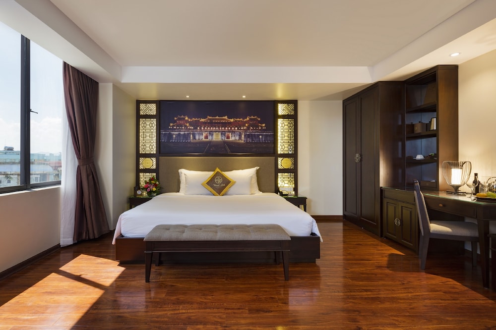 2 BEDROOMS, FAMILY SUITE