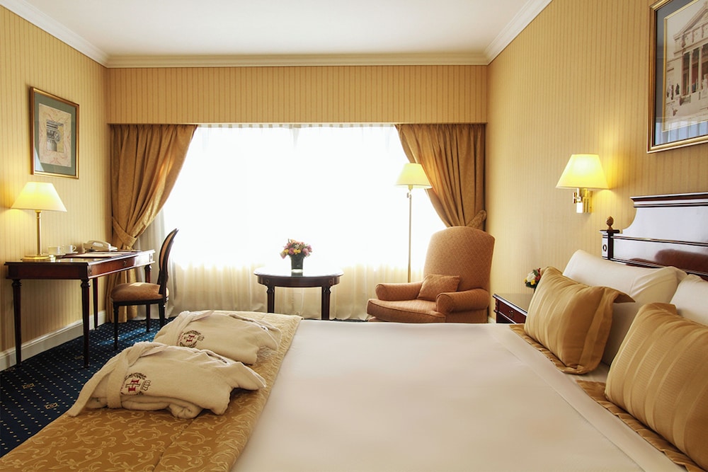 Executive, King Bed, City View