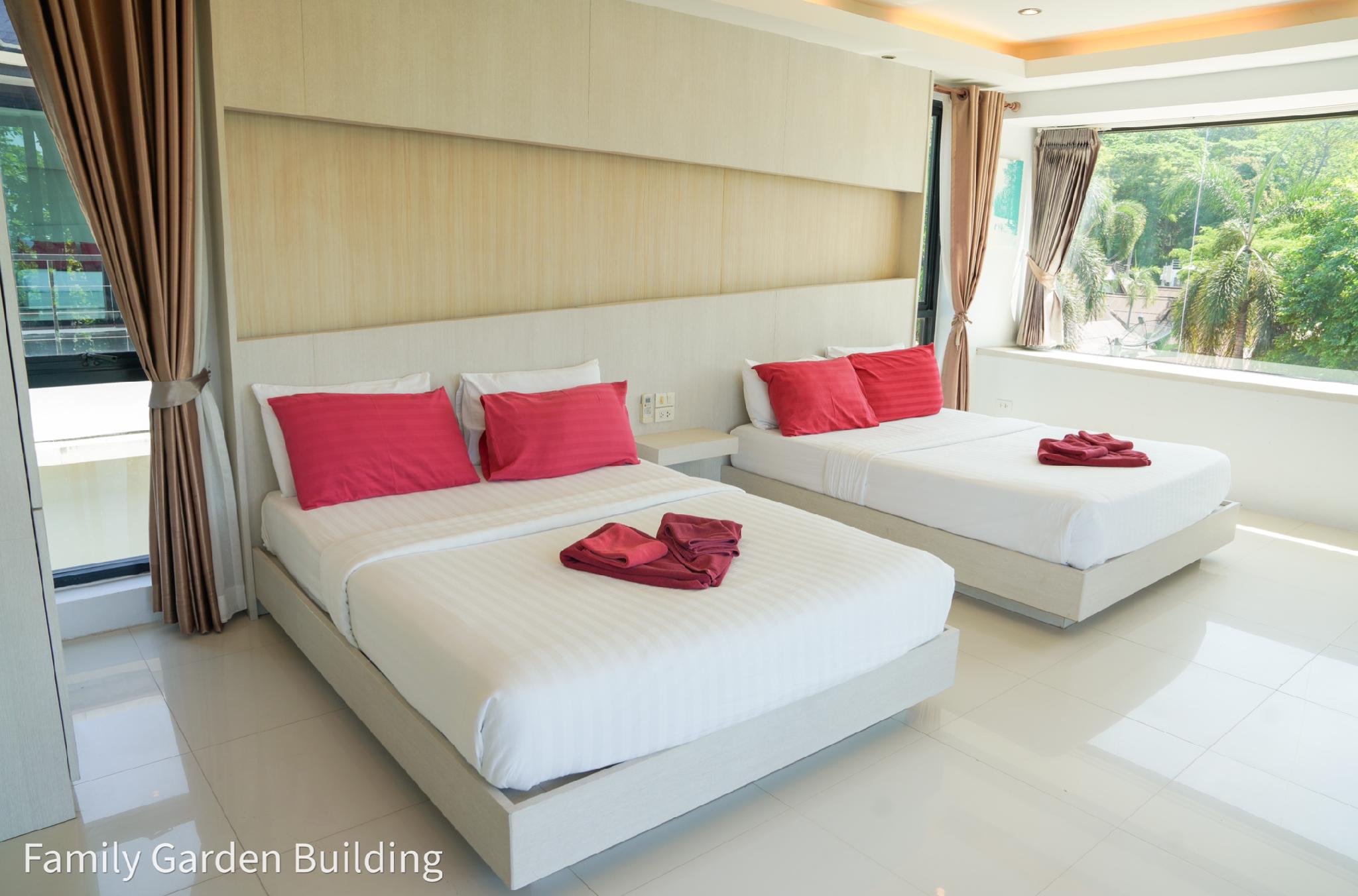 Room, 2 King Beds, Family Building