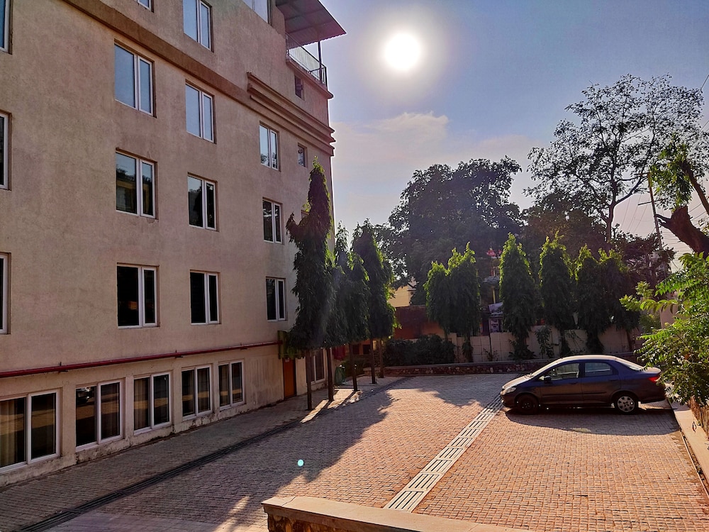 Holy River Hotel 38/47