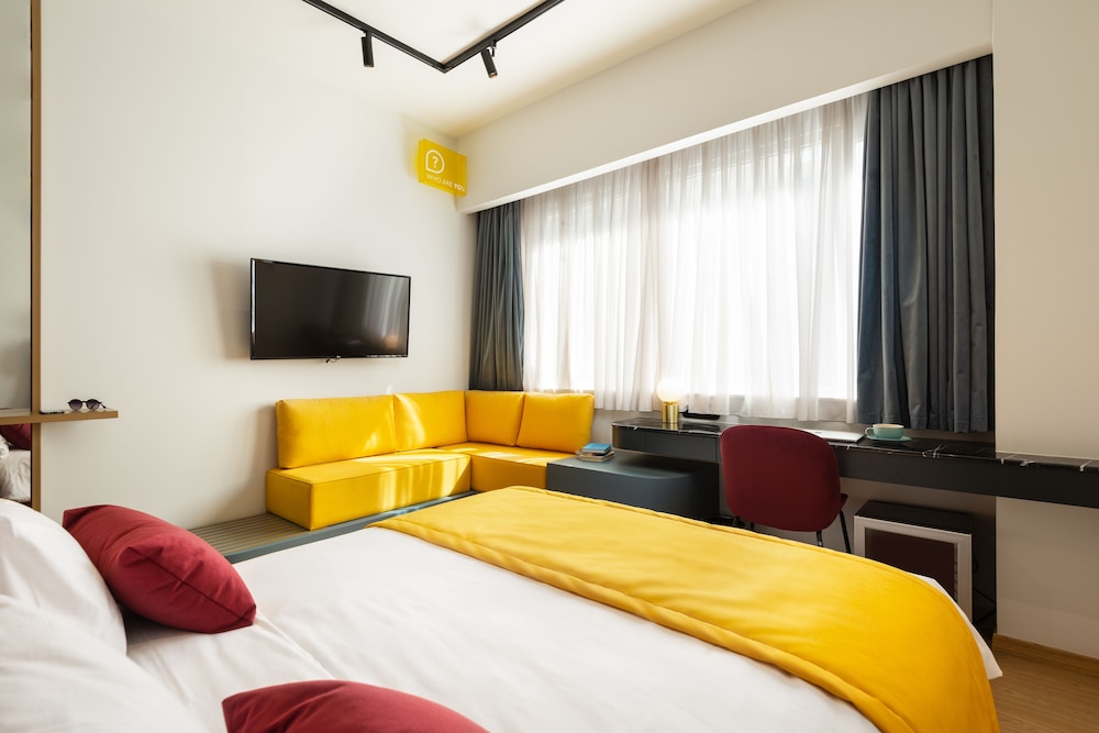 Colors Hotel Athens 10/50