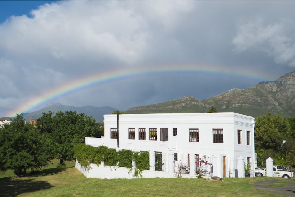 Boord Guesthouse 4/50