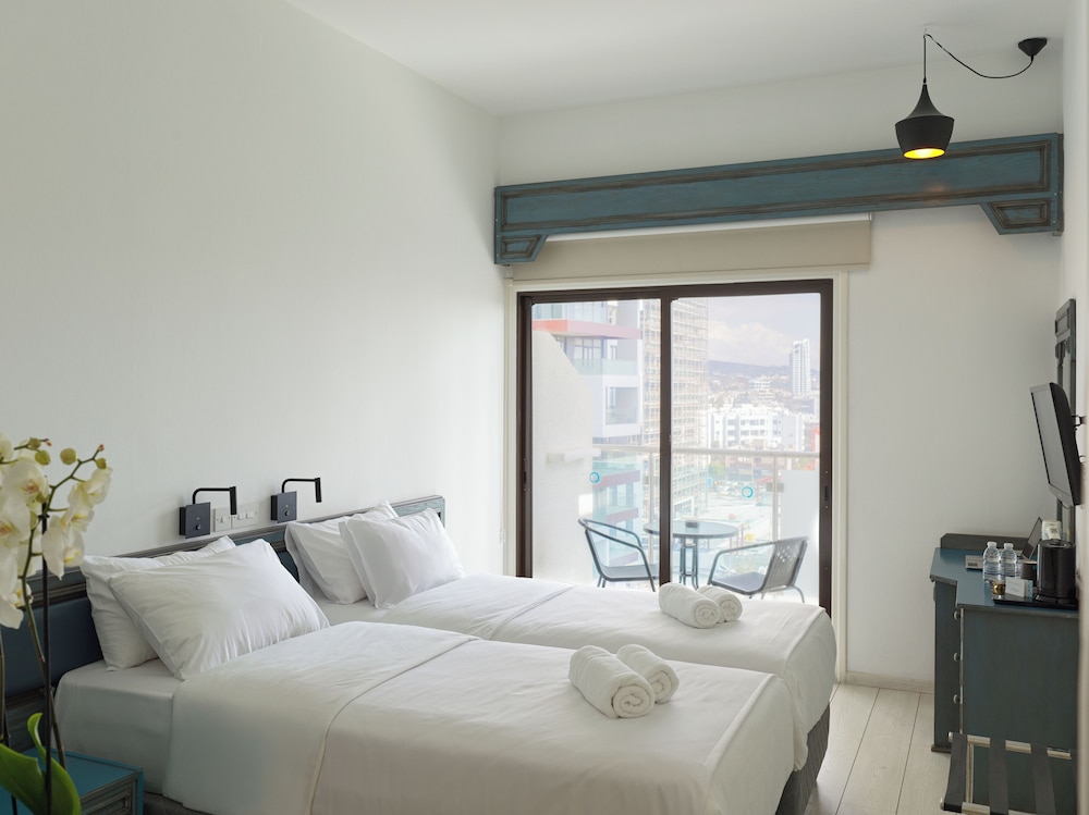 SUPERIOR, STUDIO, BALCONY