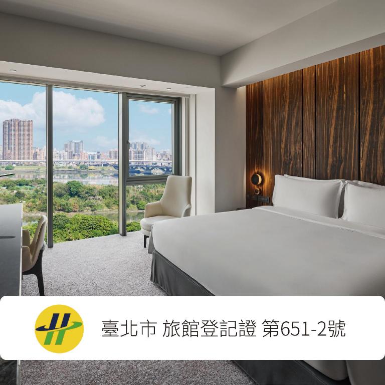 River, Guest Room, Studio, King Bed, River View, Bathtub