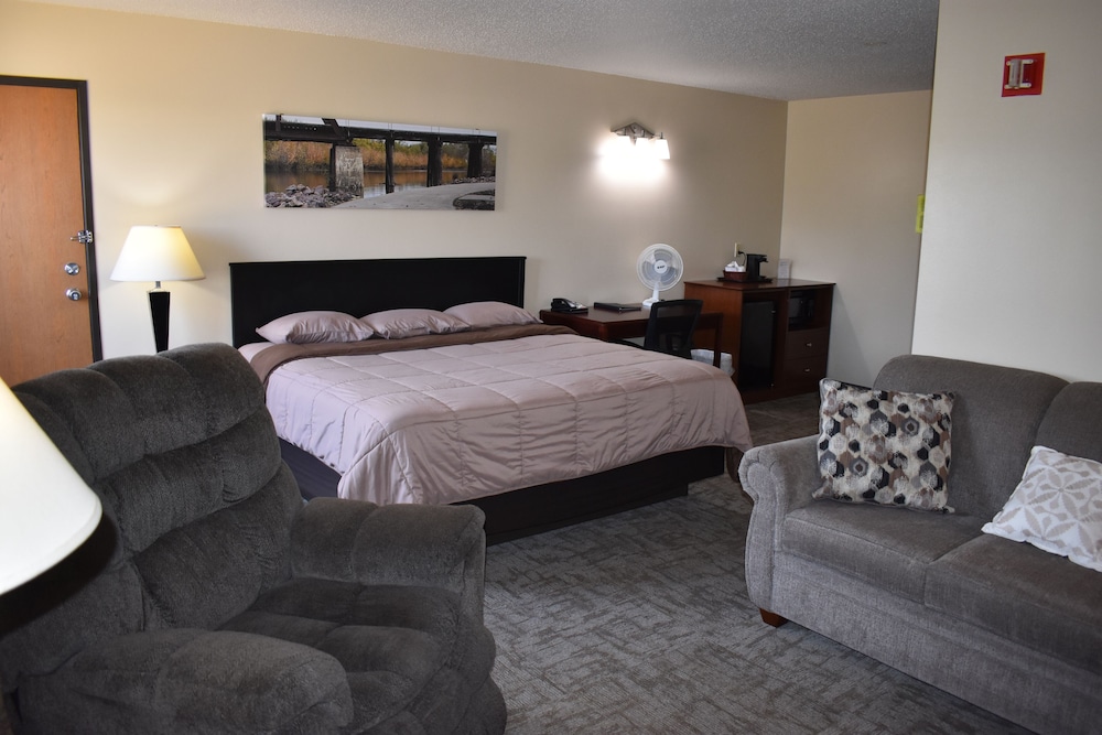 Heartland Hotel And Suites 27/62