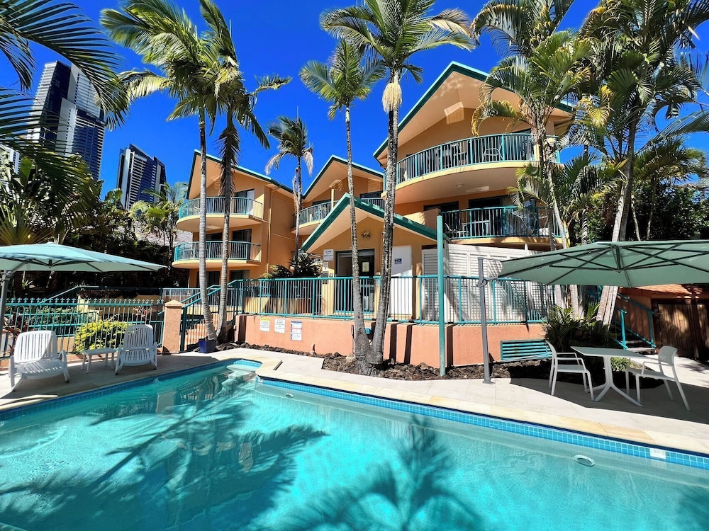 Karana Palms Self Contained Apartments 52/58