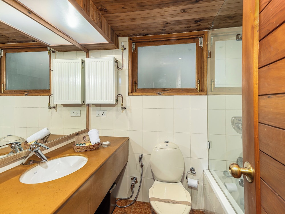 PAHALGAM HOTEL 39/39