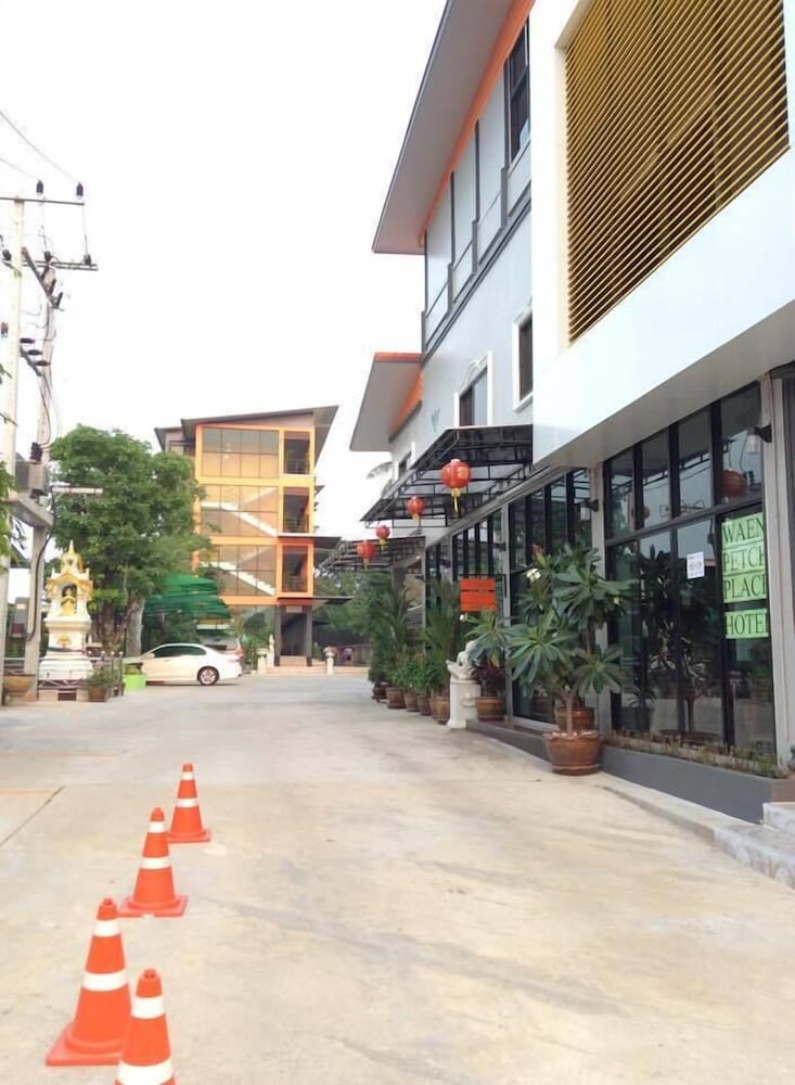 Waen Petch Place 48/55