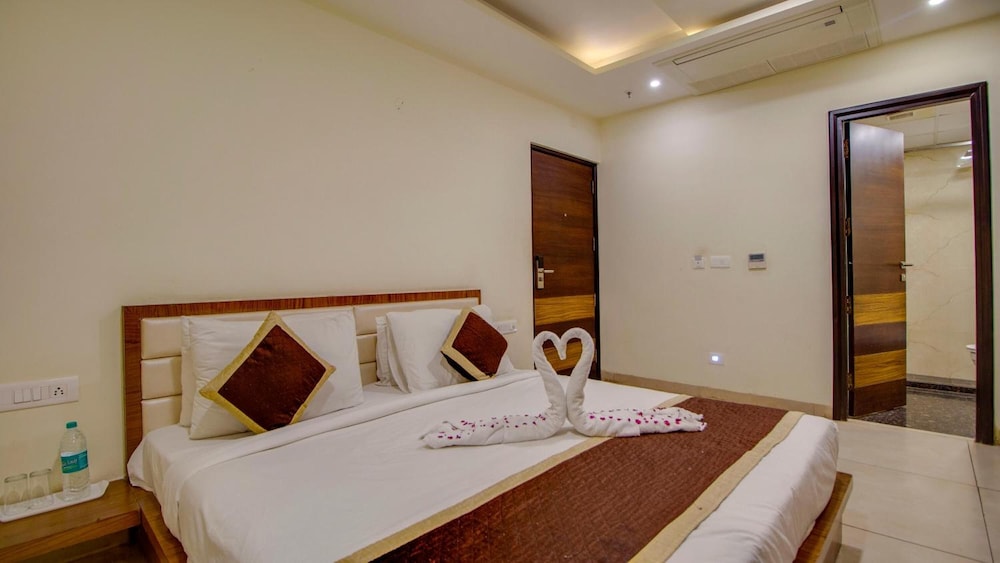 Golden Eagle By Keshav Global Hotels 7/40