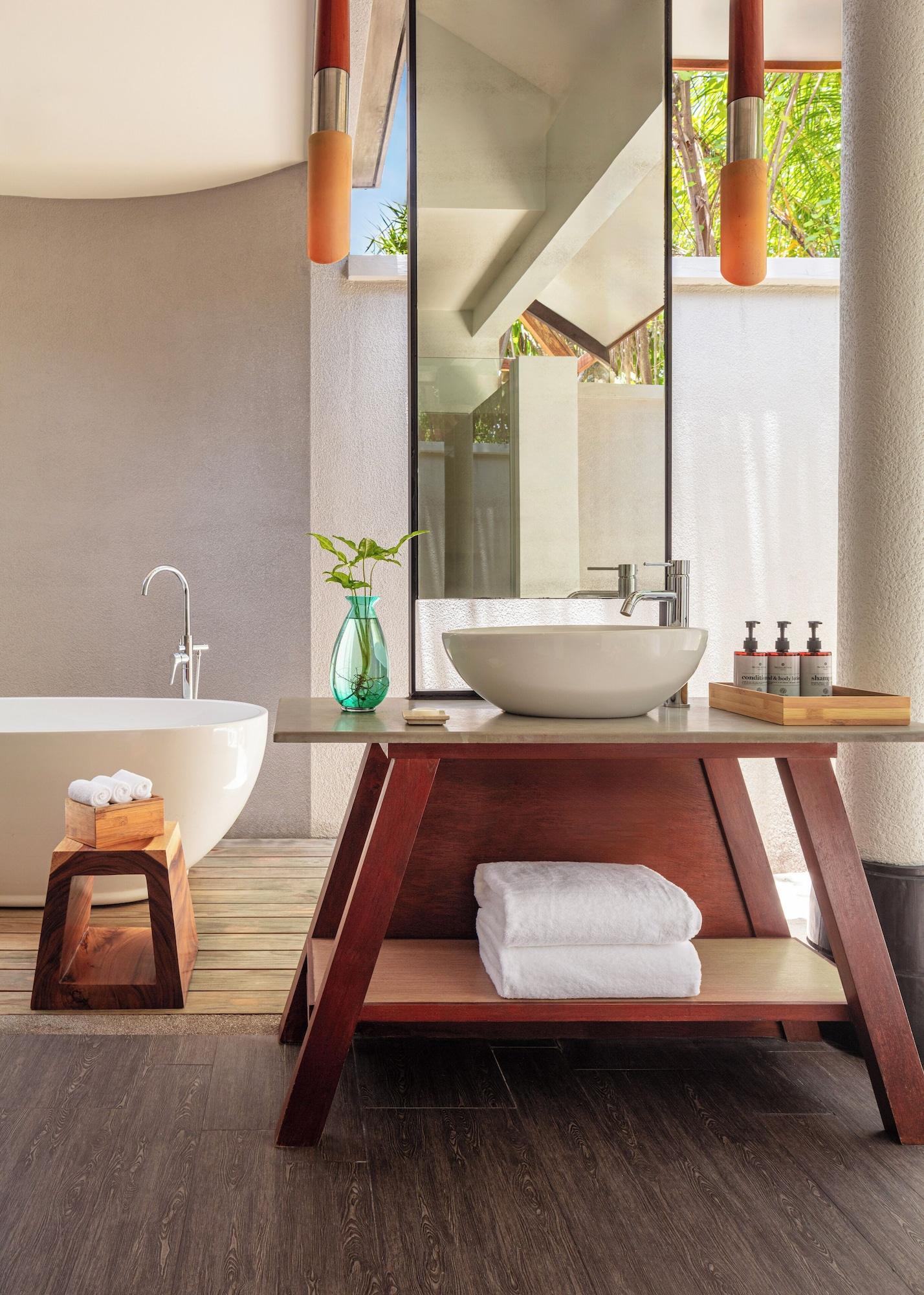 SUNSET BEACH POOL VILLA-Transfer Excluded, NH Collection Maldives Havodda Resort 3/3