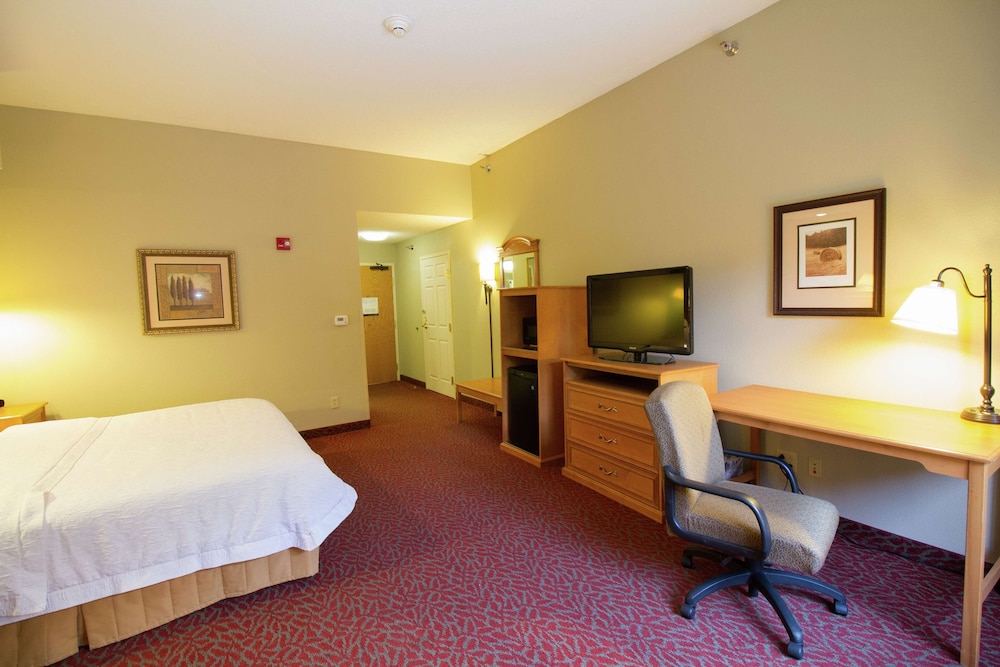 Hampton Inn Norfolk Ne 17/35