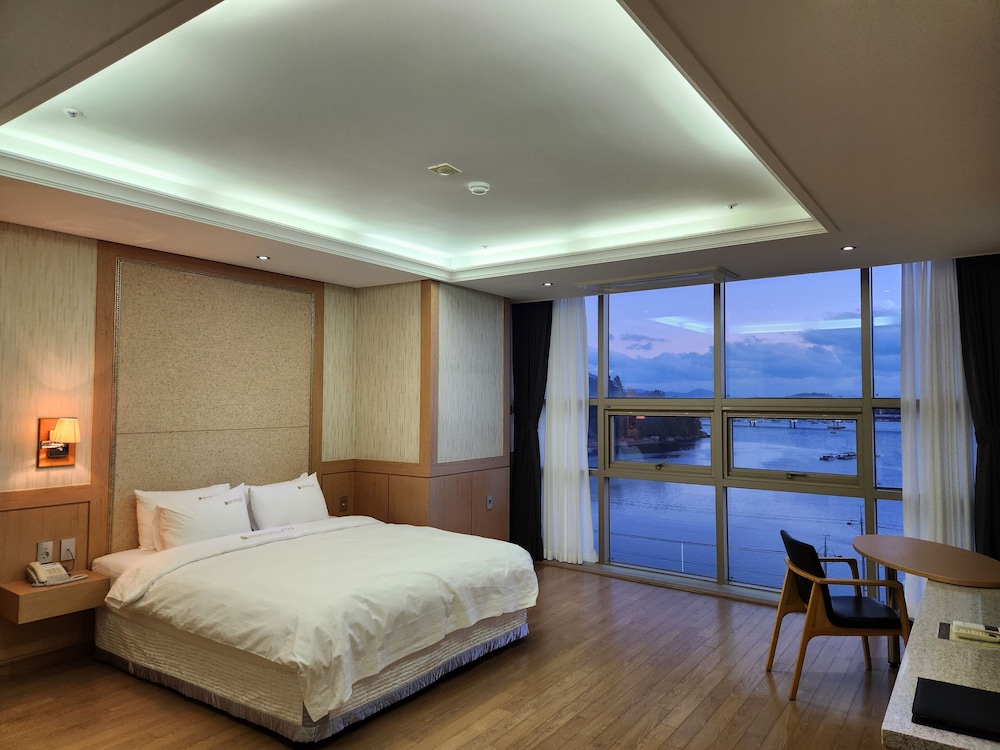 SUPERIOR, DOUBLE BED, OCEAN VIEW