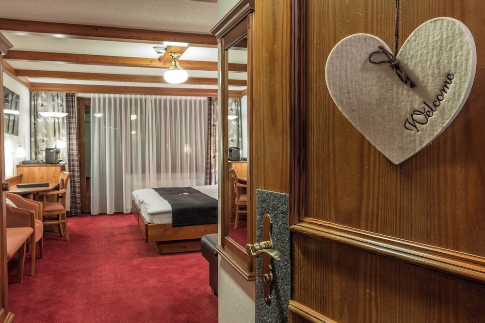National Zermatt Hotel 9/50