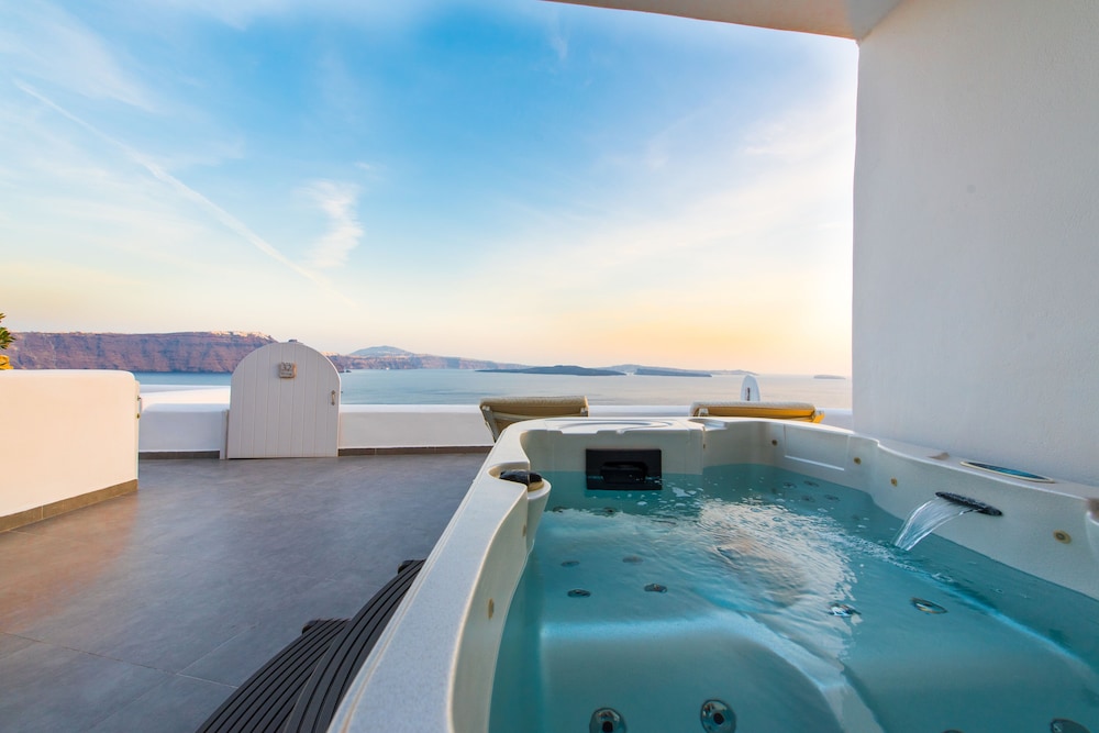 Santorini Secret Suites and Spa - Adults Only 23/50